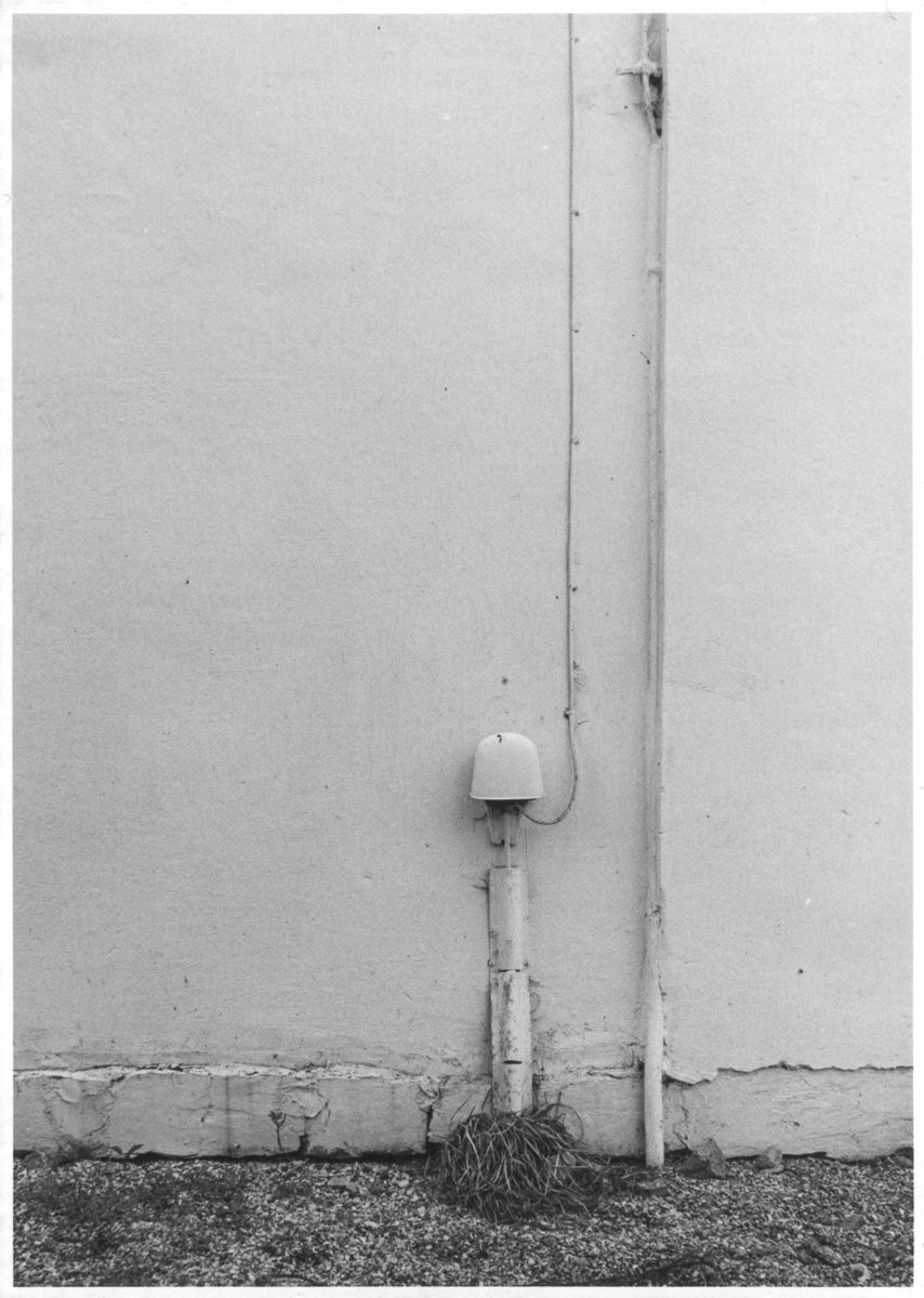 TEGG – Bild »Hausanschluß« aus Bilderserie »Frühe Arbeiten – Hausanschlüsse«